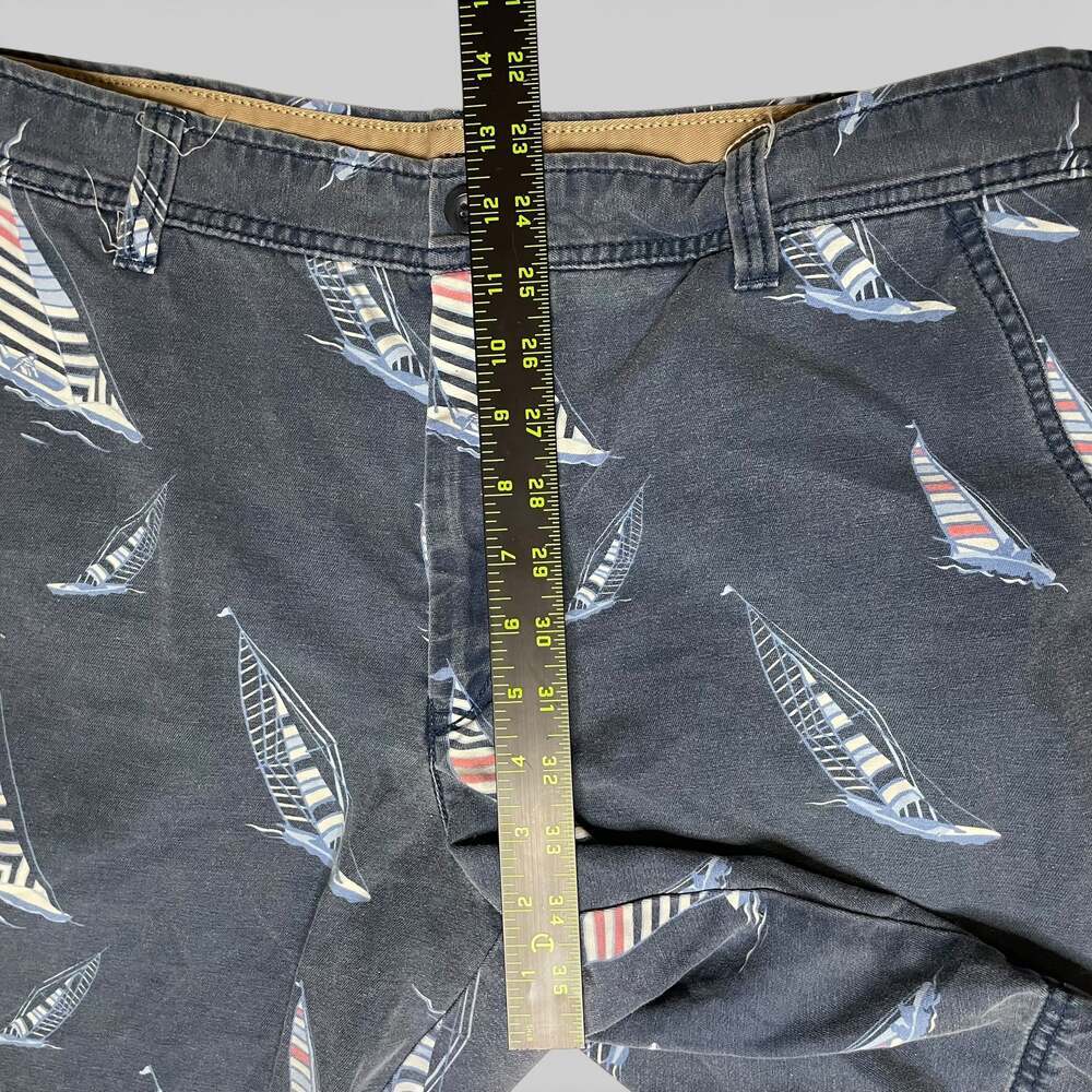 IZOD Saltwater Sailboat Print Shorts Mens 36 Blue Cotton Flat Front - Picture 3 of 7